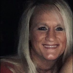 Meet your Posher, Debra